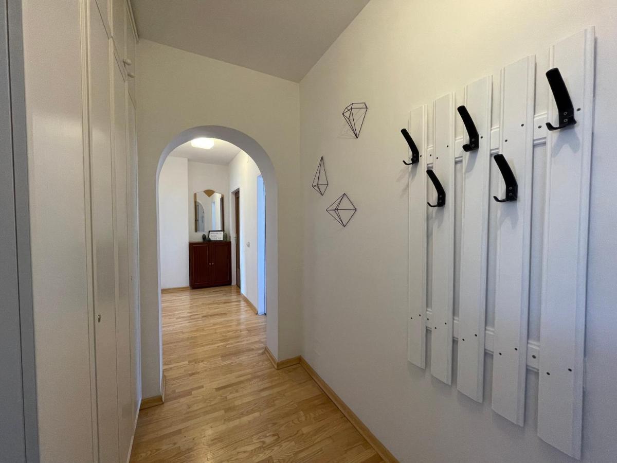 Spacious 3Bd Top Floor Flat Close To Lake Klagenfurt am Woerthersee Bagian luar foto