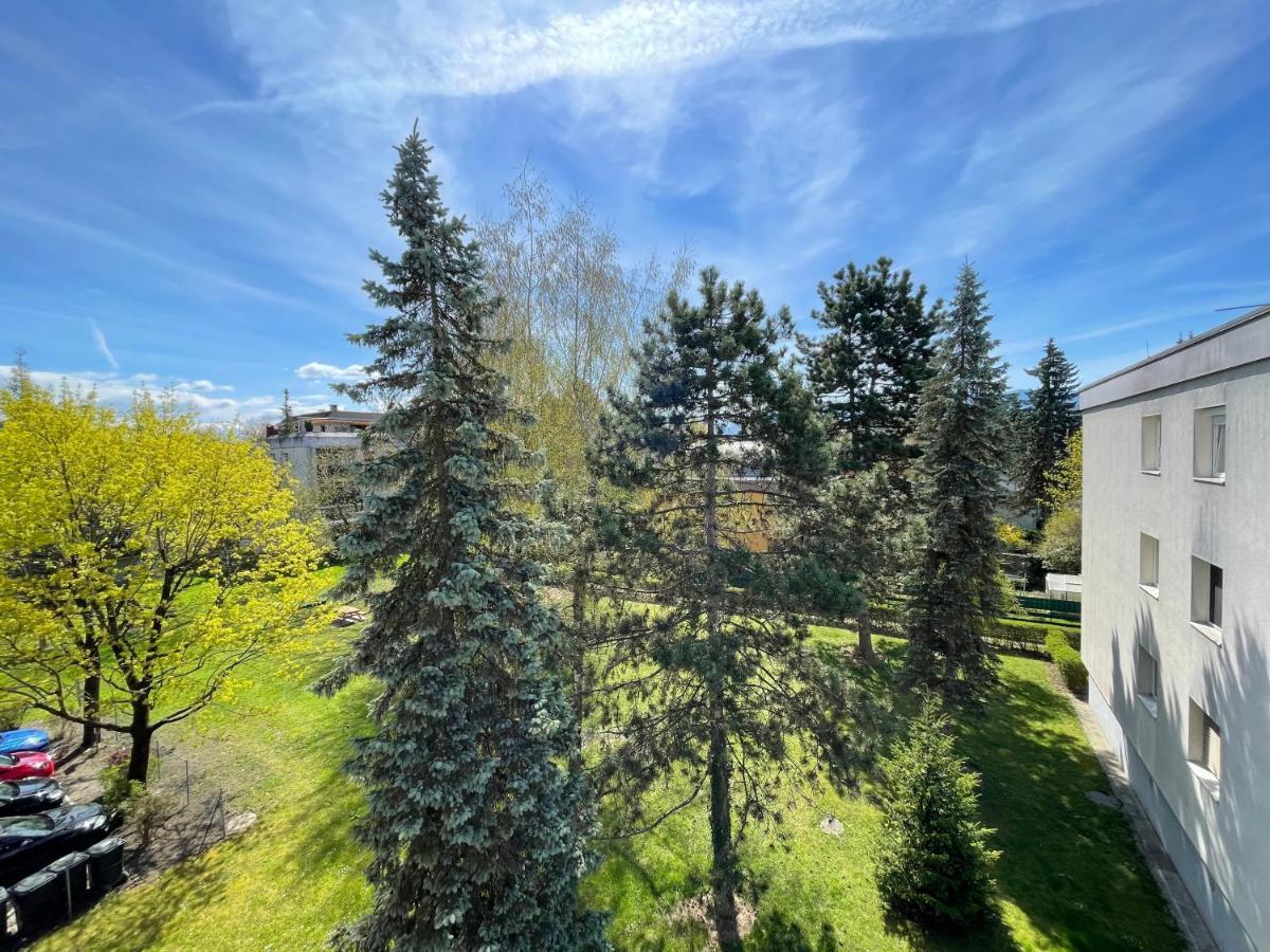 Spacious 3Bd Top Floor Flat Close To Lake Klagenfurt am Woerthersee Bagian luar foto