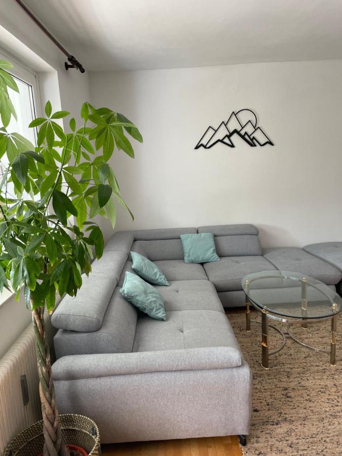 Spacious 3Bd Top Floor Flat Close To Lake Klagenfurt am Woerthersee Bagian luar foto